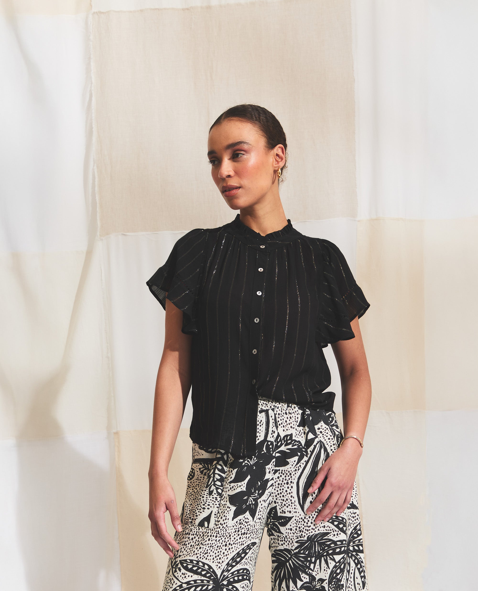 Lilia | Relaxed Blouse | Black & Gold Stripe