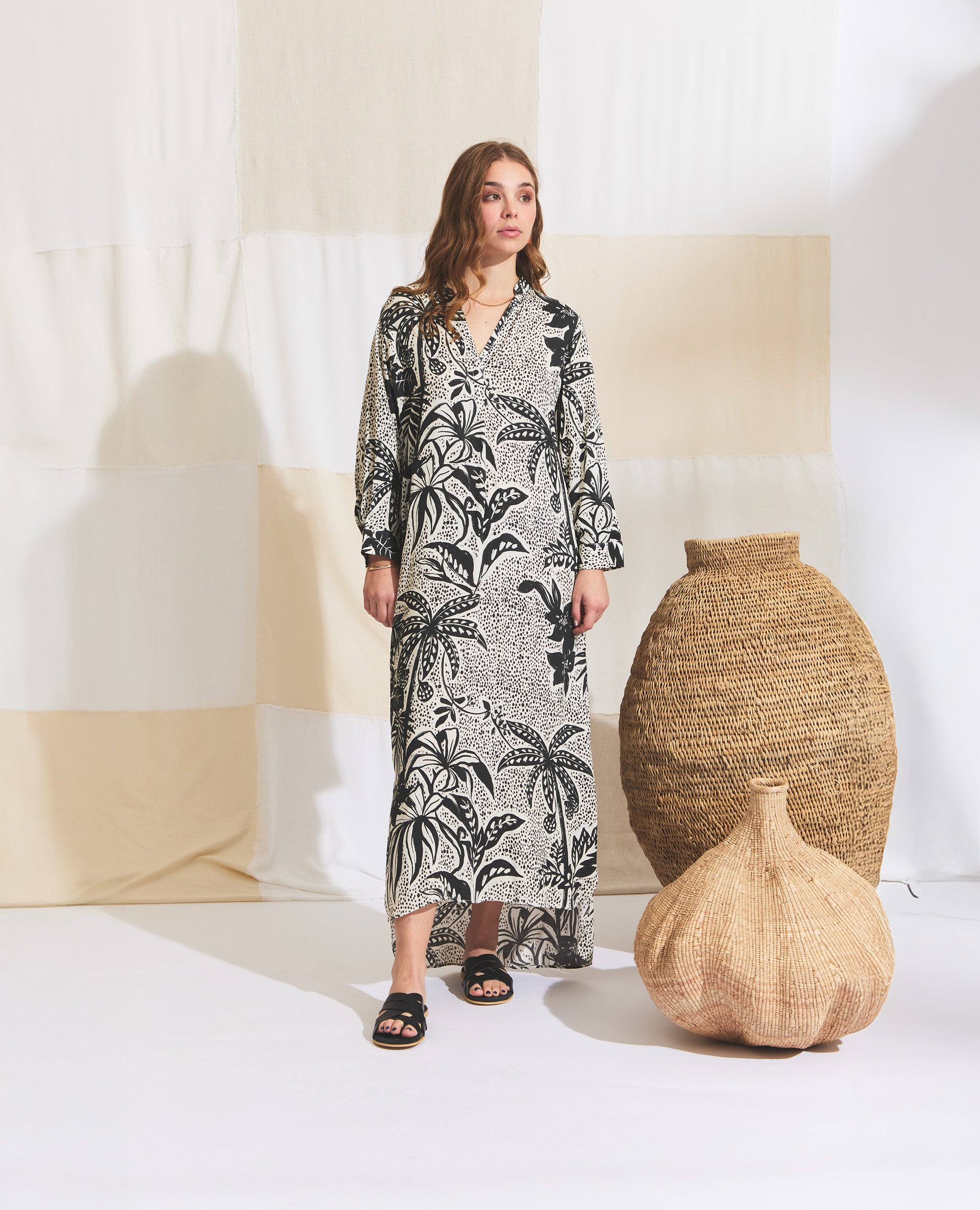 Zanzi | Relaxed Dress | Black & Ecru Jungle