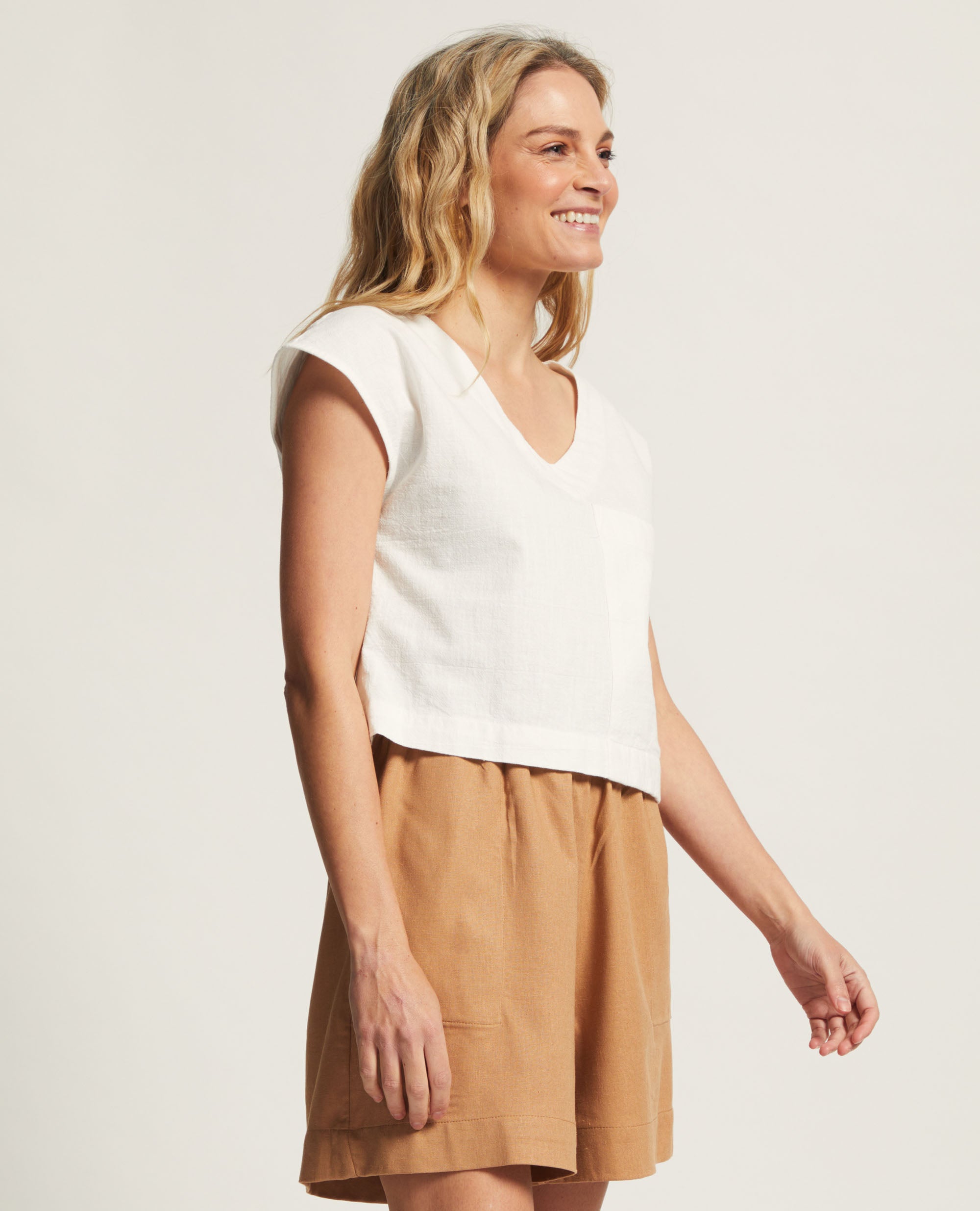 Fawn | Cropped Blouse with Square Pocket