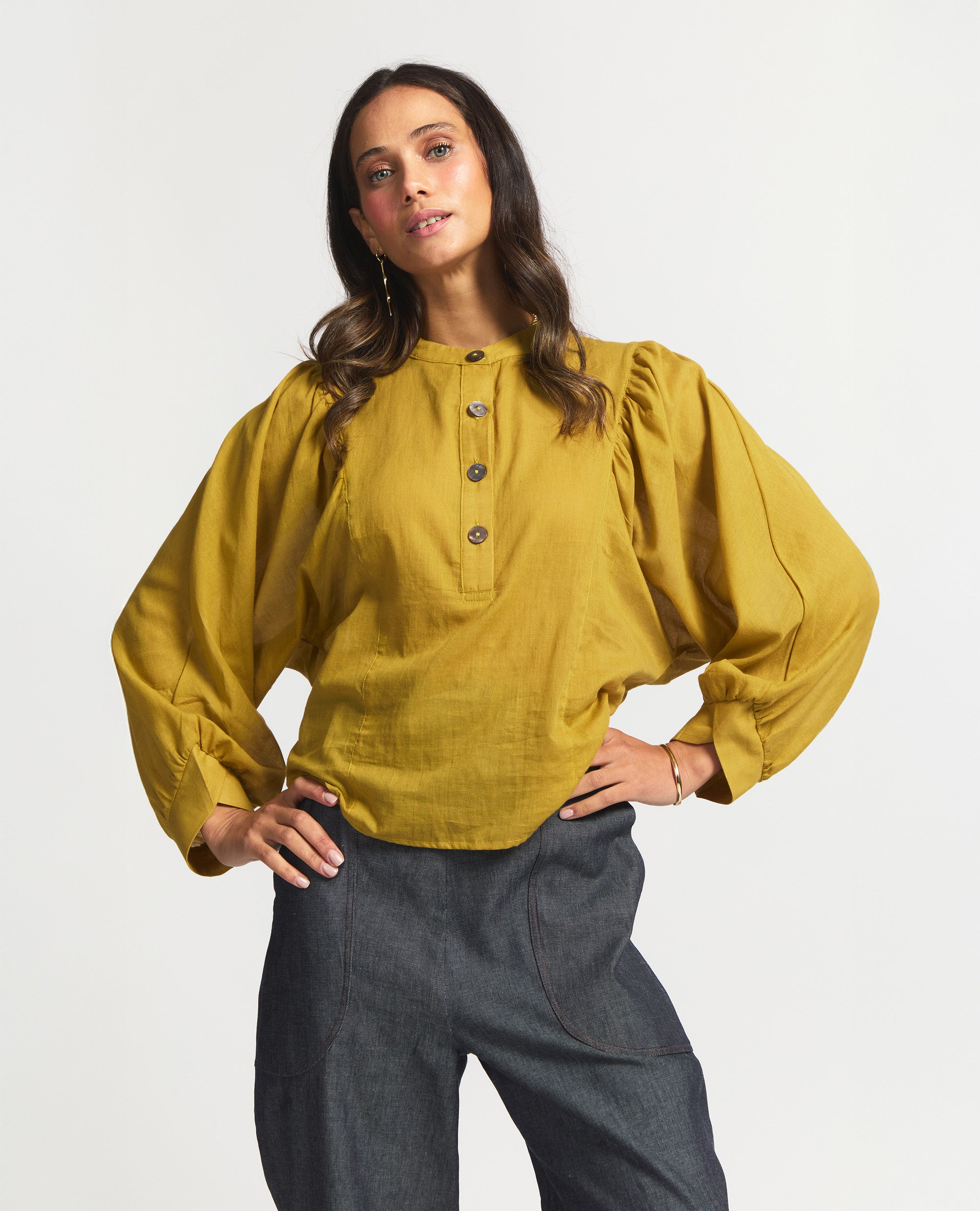 新品 deres デレス COTTON DRAPE blouse HOPE Blair | Relaxed Blouse | Mustard | Sitting Pretty
