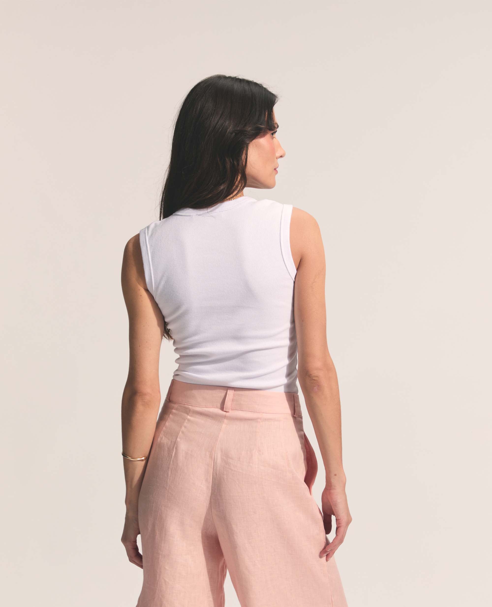 Alina | Fitted V-Neck Vest | white