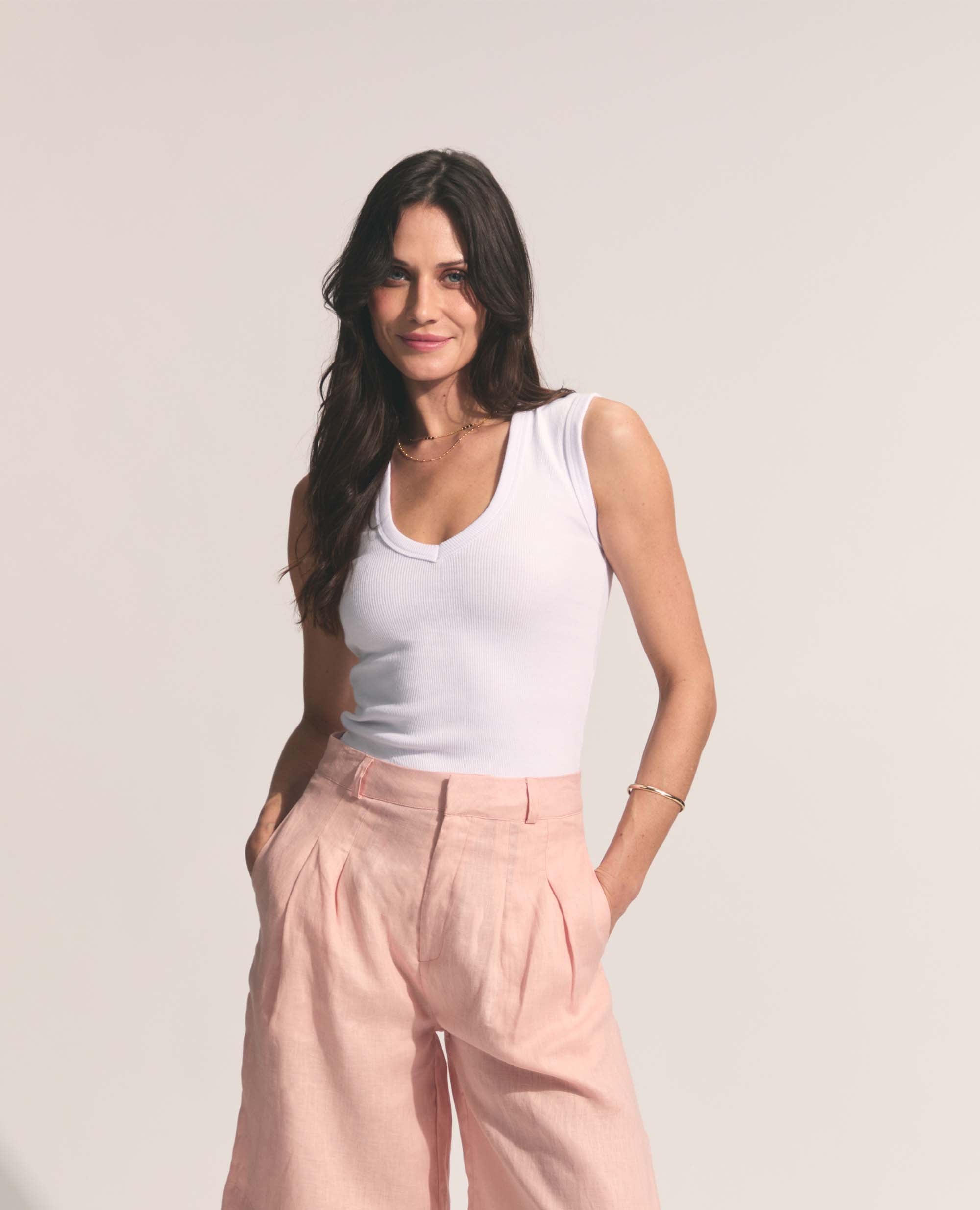 Alina | Fitted V-Neck Vest | white